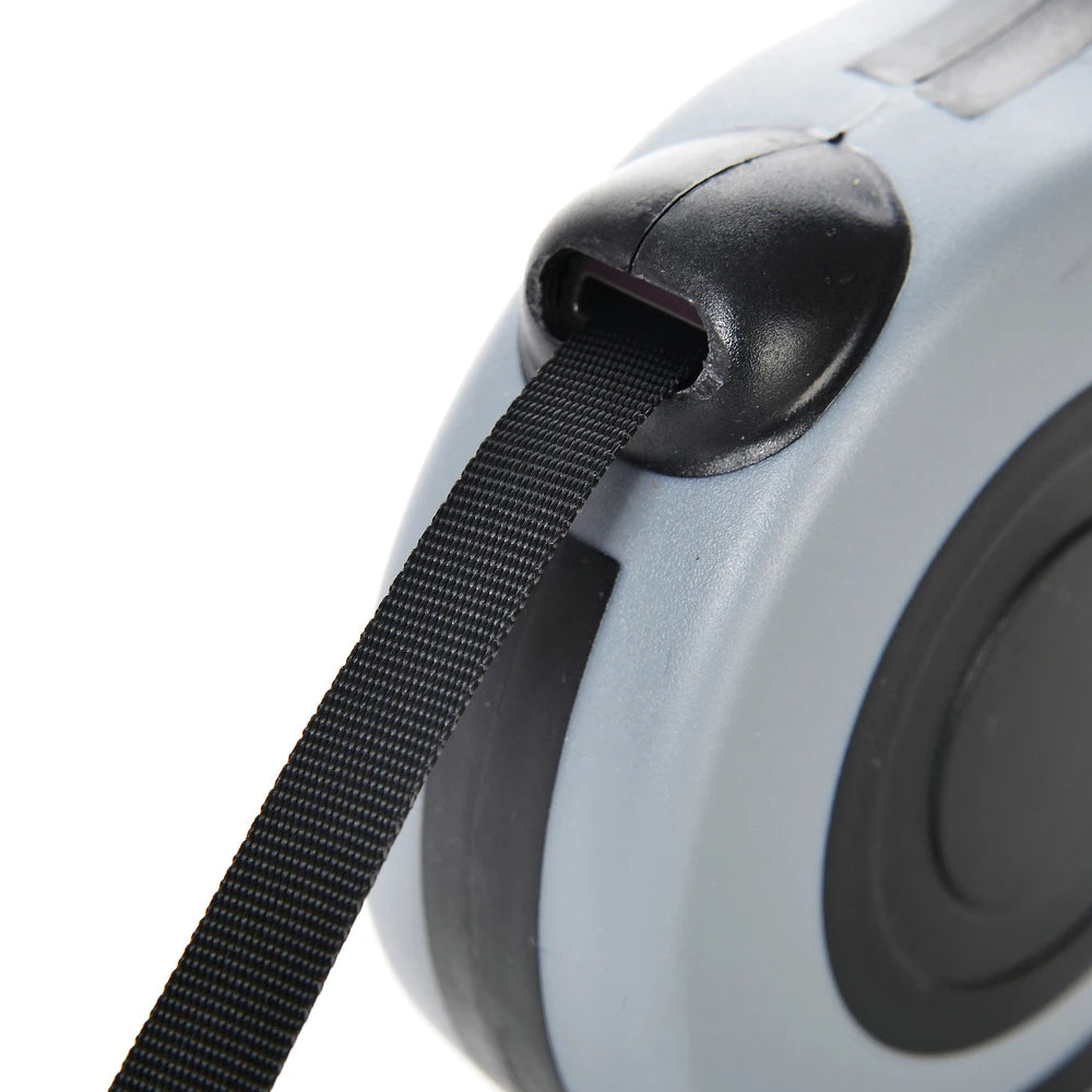 The SwiftGlide Retractable Leash