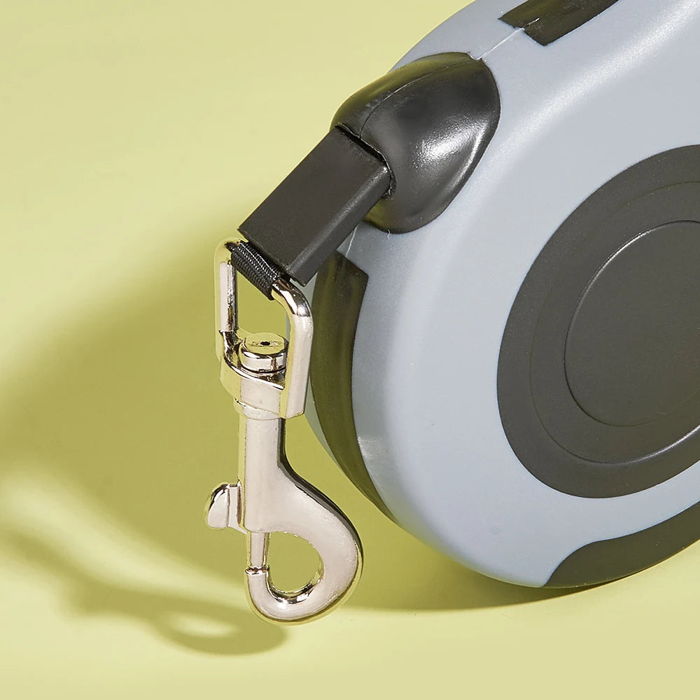 The SwiftGlide Retractable Leash